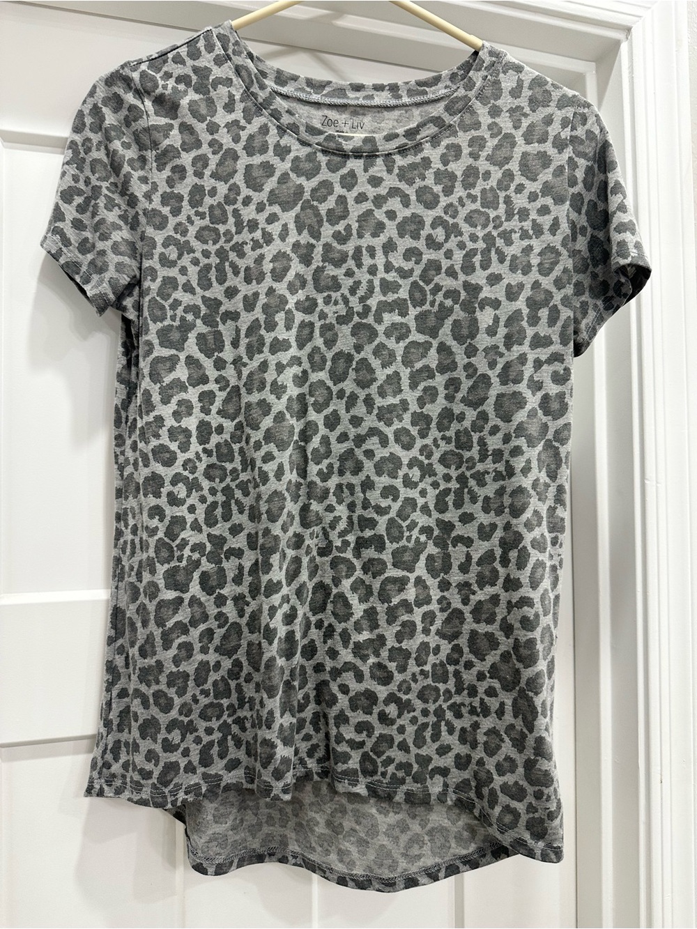 Zoe + Liv Gray Leopard Short Sleeve Tee